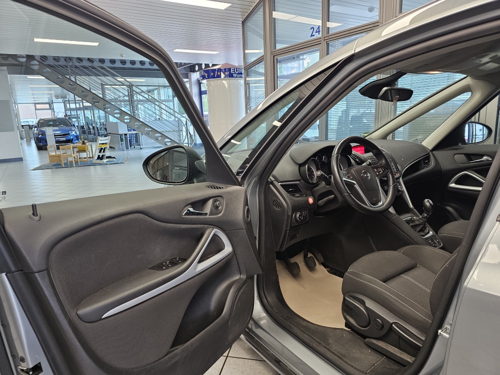 Opel Zafira Tourer bei Hoffmann Automobile in Wolfsburg kaufen und sofort mitnehmen - Bild 19
