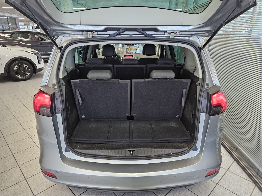 Opel Zafira Tourer bei Hoffmann Automobile in Wolfsburg kaufen und sofort mitnehmen - Bild 3