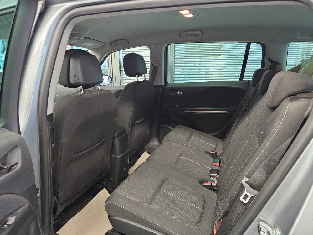 Opel Zafira Tourer bei Hoffmann Automobile in Wolfsburg kaufen und sofort mitnehmen - Bild 7
