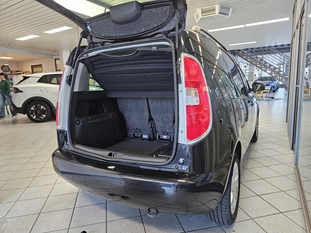 Skoda Roomster bei Hoffmann Automobile in Wolfsburg kaufen und sofort mitnehmen - Bild 2