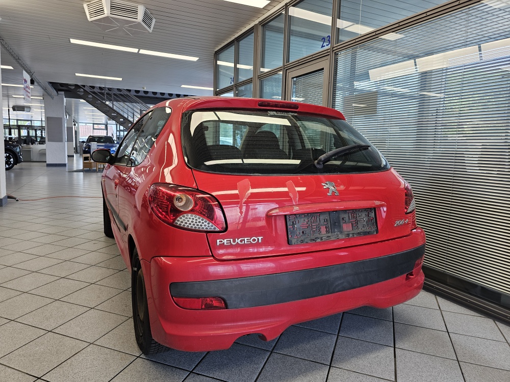Peugeot 206 bei Hoffmann Automobile in Wolfsburg kaufen und sofort mitnehmen - Bild 3