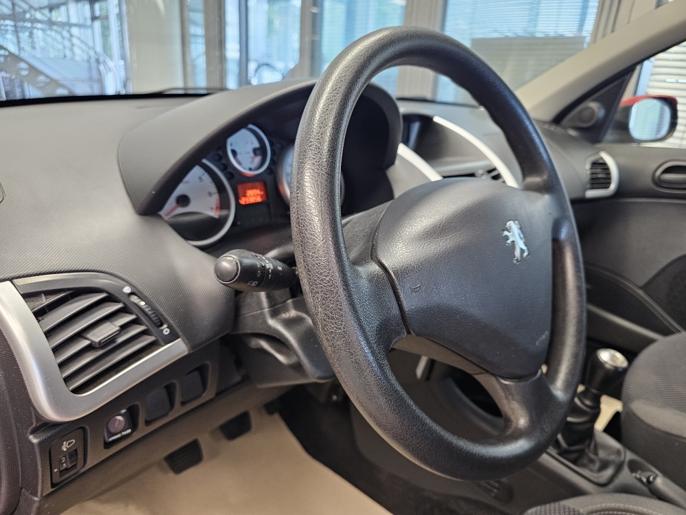 Peugeot 206 bei Hoffmann Automobile in Wolfsburg kaufen und sofort mitnehmen - Bild 6