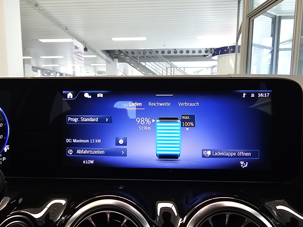 Mercedes-Benz EQA 250+ bei Hoffmann Automobile in Wolfsburg kaufen und sofort mitnehmen - Bild 14
