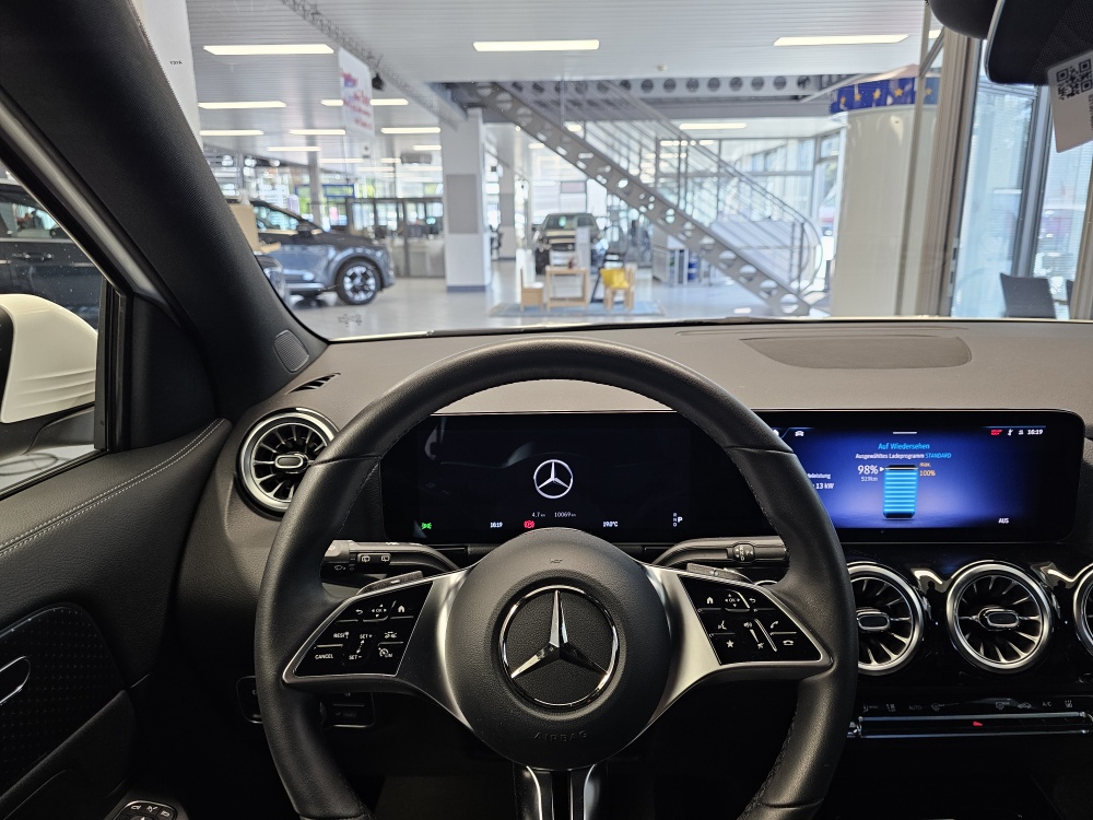Mercedes-Benz EQA 250+ bei Hoffmann Automobile in Wolfsburg kaufen und sofort mitnehmen - Bild 26