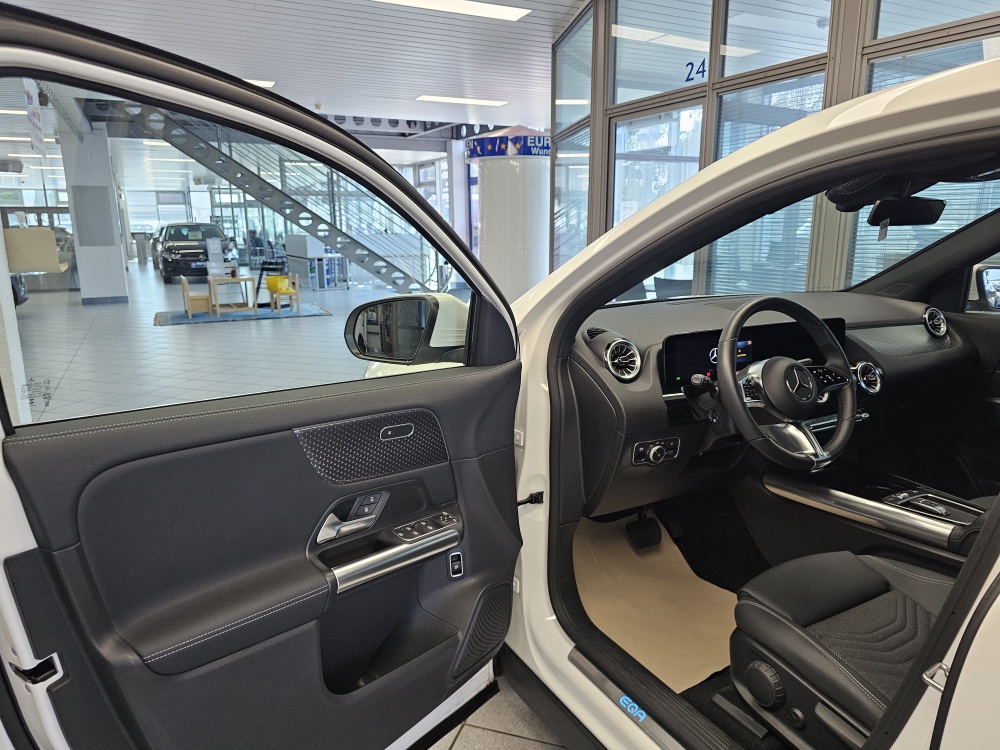 Mercedes-Benz EQA 250+ bei Hoffmann Automobile in Wolfsburg kaufen und sofort mitnehmen - Bild 30