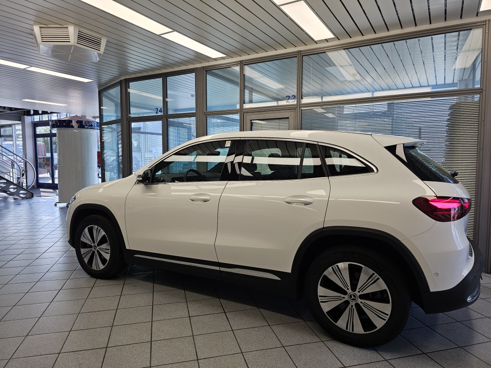 Mercedes-Benz EQA 250+ bei Hoffmann Automobile in Wolfsburg kaufen und sofort mitnehmen - Bild 32