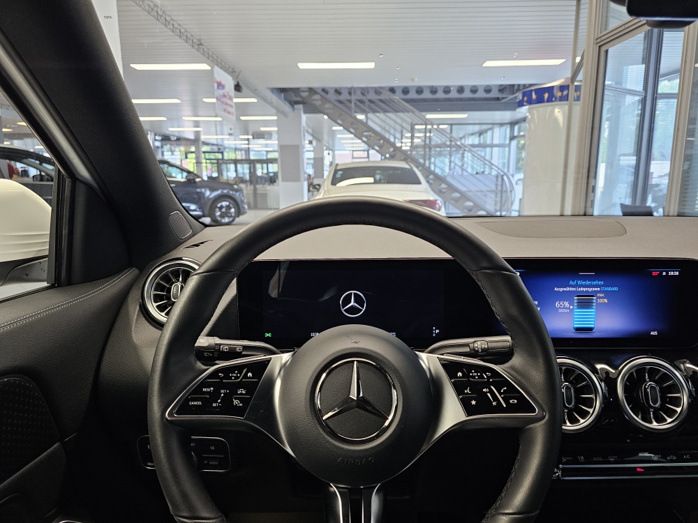 Mercedes-Benz EQA 250+ bei Hoffmann Automobile in Wolfsburg kaufen und sofort mitnehmen - Bild 26