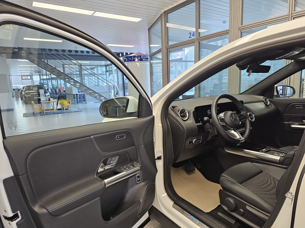 Mercedes-Benz EQA 250+ bei Hoffmann Automobile in Wolfsburg kaufen und sofort mitnehmen - Bild 32