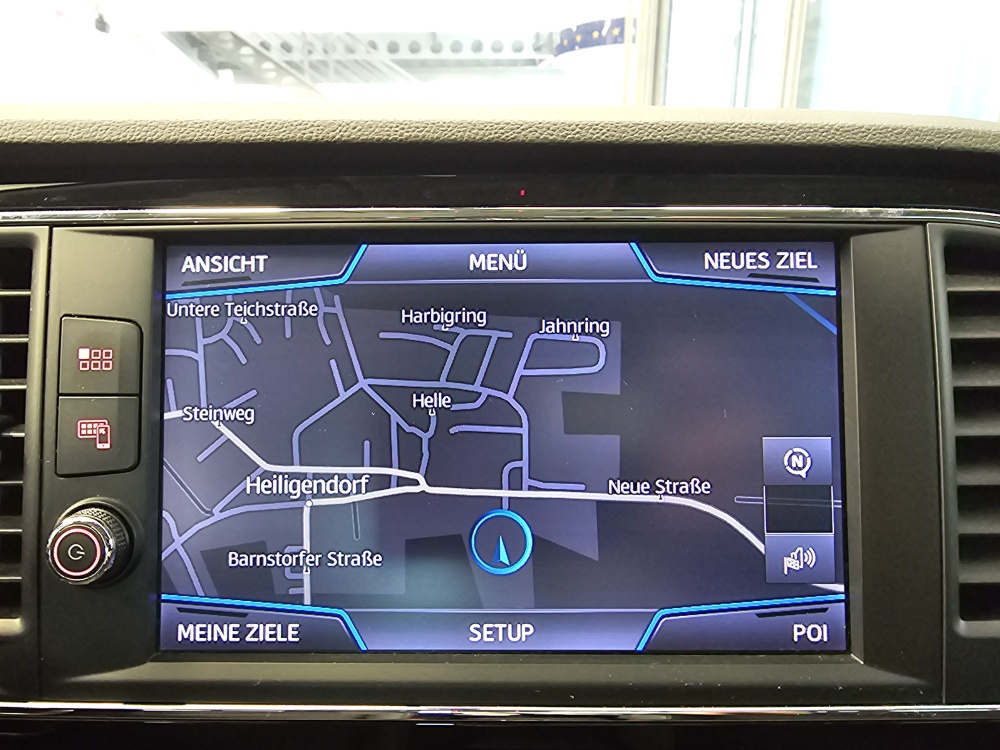 Seat Leon bei Hoffmann Automobile in Wolfsburg kaufen und sofort mitnehmen - Bild 11
