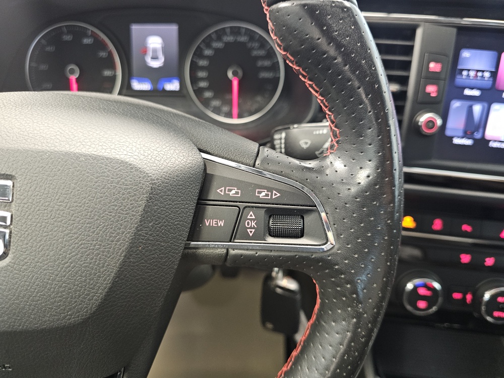 Seat Leon bei Hoffmann Automobile in Wolfsburg kaufen und sofort mitnehmen - Bild 16