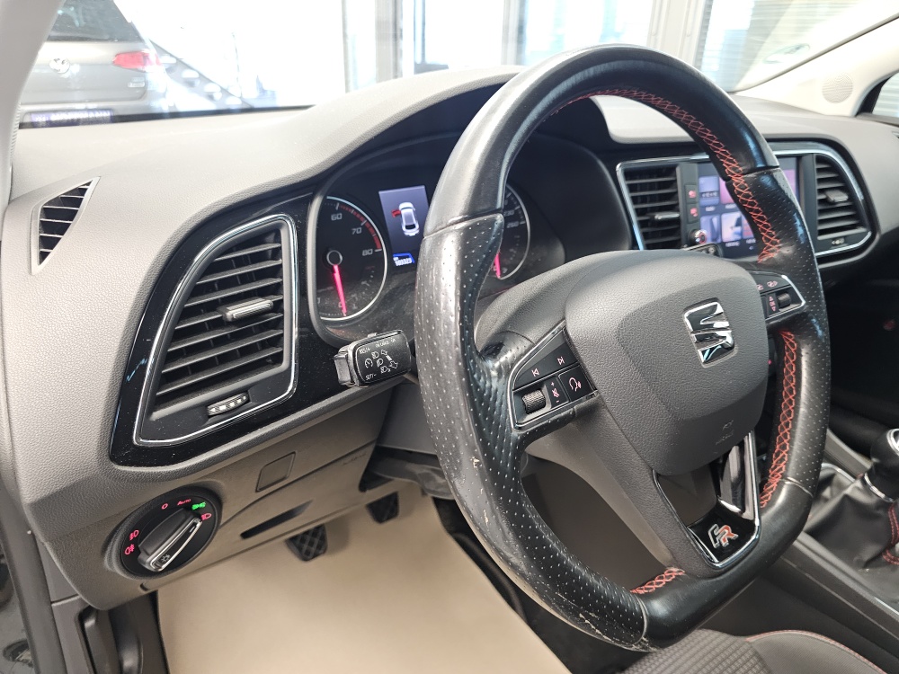 Seat Leon bei Hoffmann Automobile in Wolfsburg kaufen und sofort mitnehmen - Bild 20