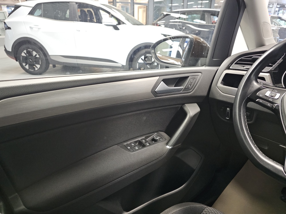 VW Touran bei Hoffmann Automobile in Wolfsburg kaufen und sofort mitnehmen - Bild 14
