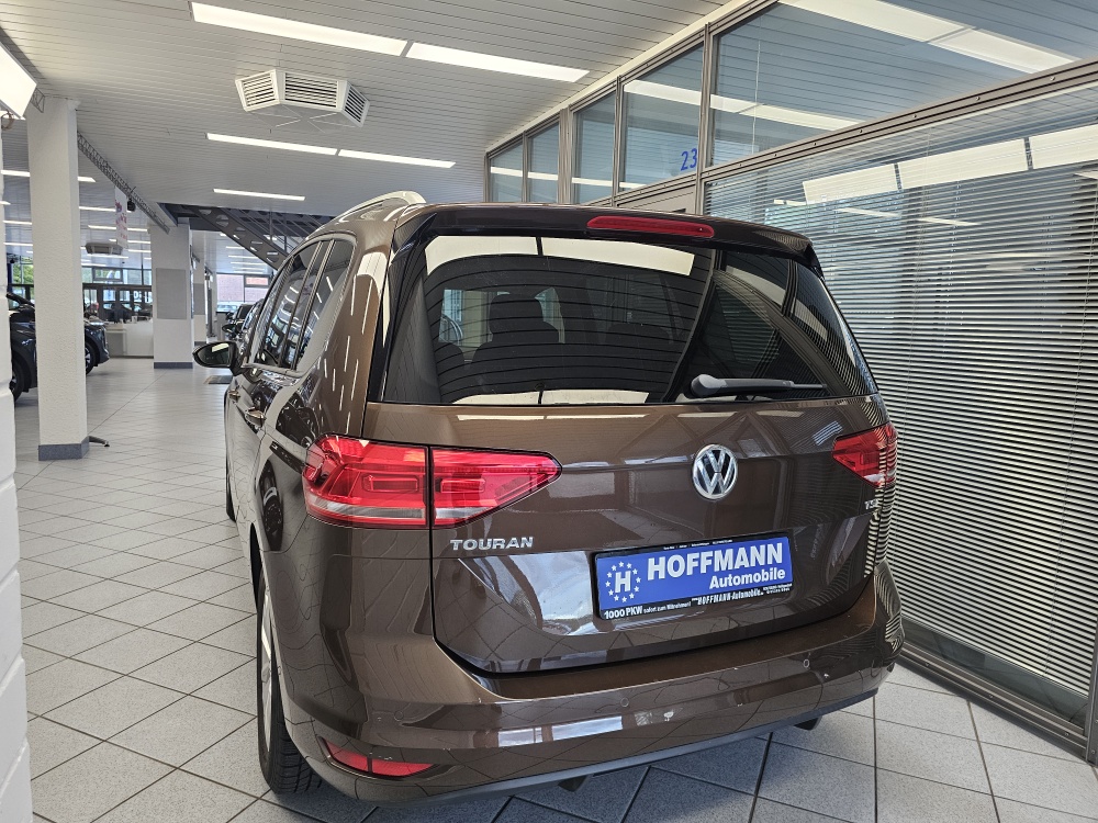 VW Touran bei Hoffmann Automobile in Wolfsburg kaufen und sofort mitnehmen - Bild 4