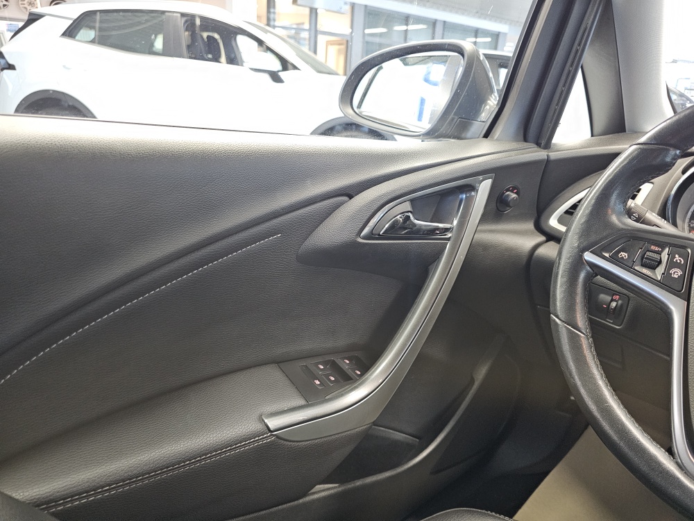 Opel Astra bei Hoffmann Automobile in Wolfsburg kaufen und sofort mitnehmen - Bild 12