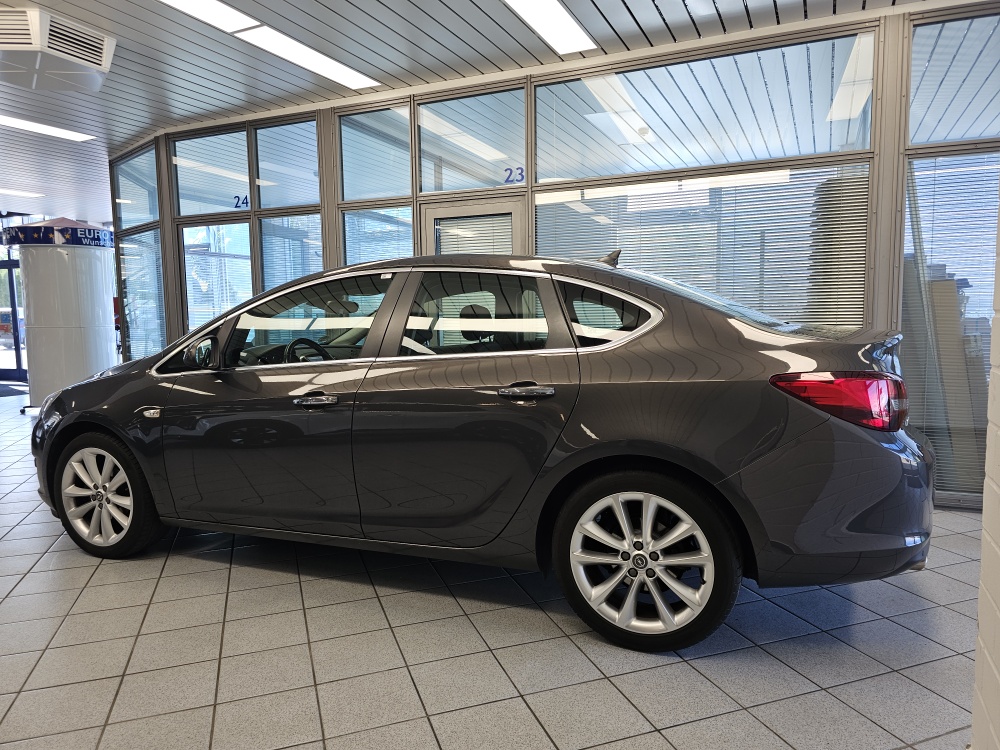 Opel Astra bei Hoffmann Automobile in Wolfsburg kaufen und sofort mitnehmen - Bild 17