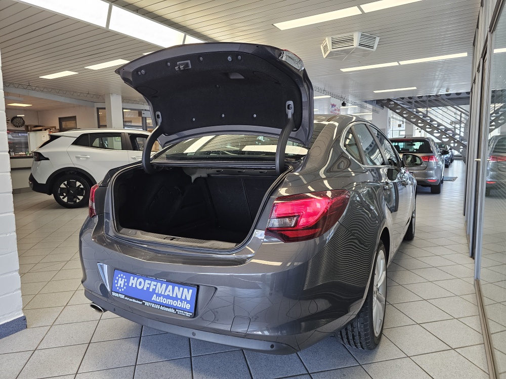 Opel Astra bei Hoffmann Automobile in Wolfsburg kaufen und sofort mitnehmen - Bild 2