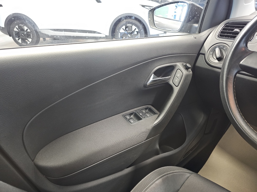 VW Polo bei Hoffmann Automobile in Wolfsburg kaufen und sofort mitnehmen - Bild 13