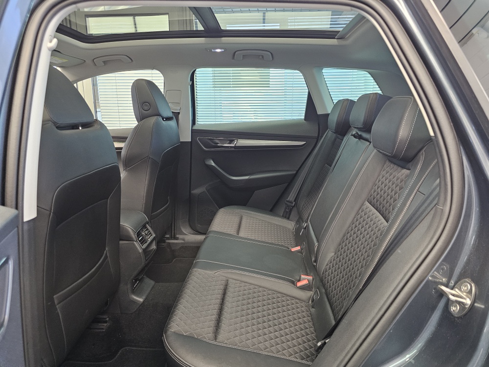 Skoda Karoq bei Hoffmann Automobile in Wolfsburg kaufen und sofort mitnehmen - Bild 6
