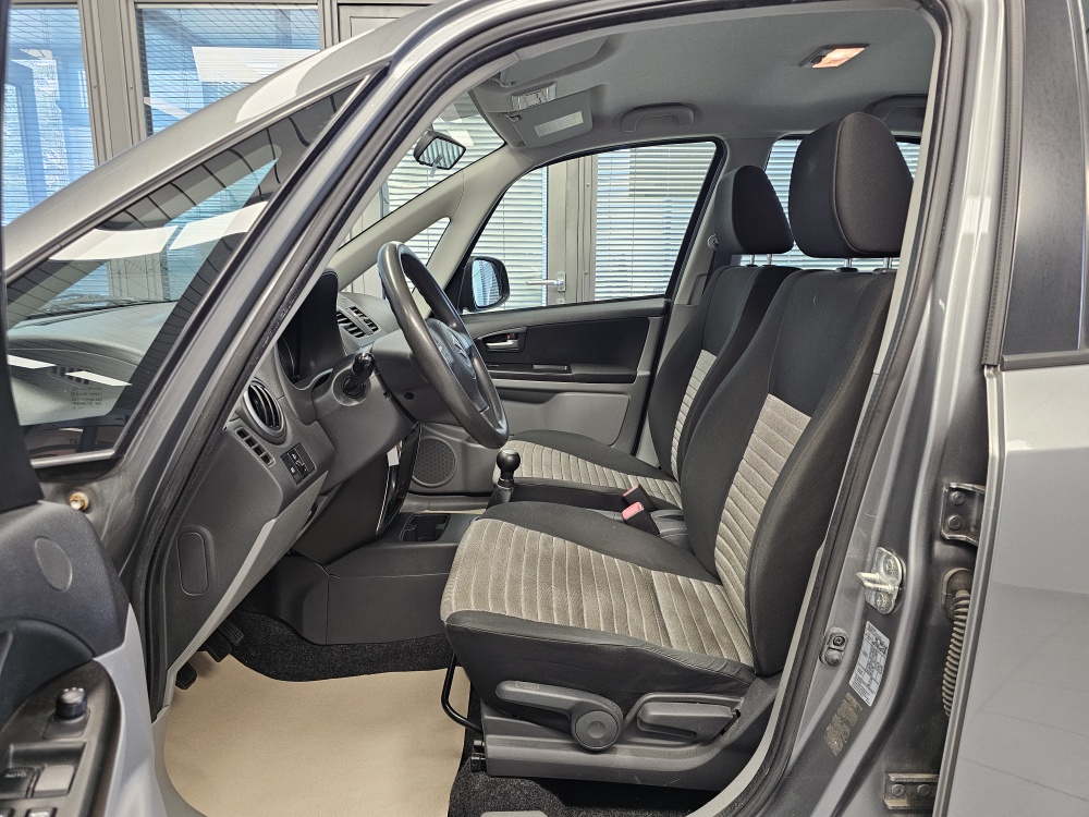 Suzuki SX4 bei Hoffmann Automobile in Wolfsburg kaufen und sofort mitnehmen - Bild 15