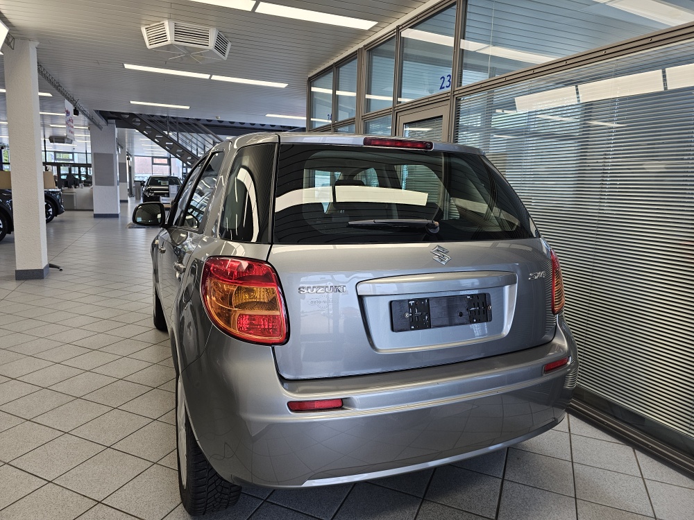 Suzuki SX4 bei Hoffmann Automobile in Wolfsburg kaufen und sofort mitnehmen - Bild 3