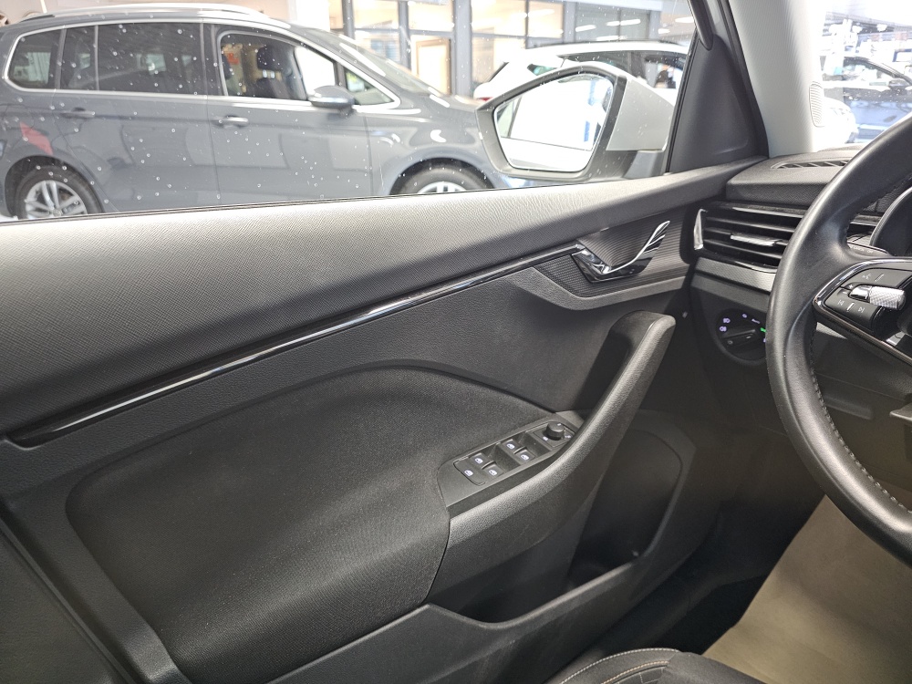 Skoda Scala bei Hoffmann Automobile in Wolfsburg kaufen und sofort mitnehmen - Bild 15