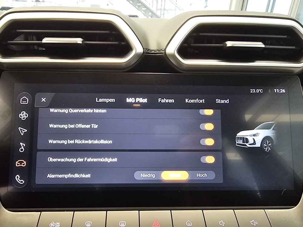 MG ZS bei Hoffmann Automobile in Wolfsburg kaufen und sofort mitnehmen - Bild 15