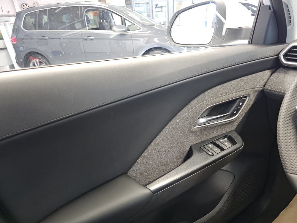 MG ZS bei Hoffmann Automobile in Wolfsburg kaufen und sofort mitnehmen - Bild 22