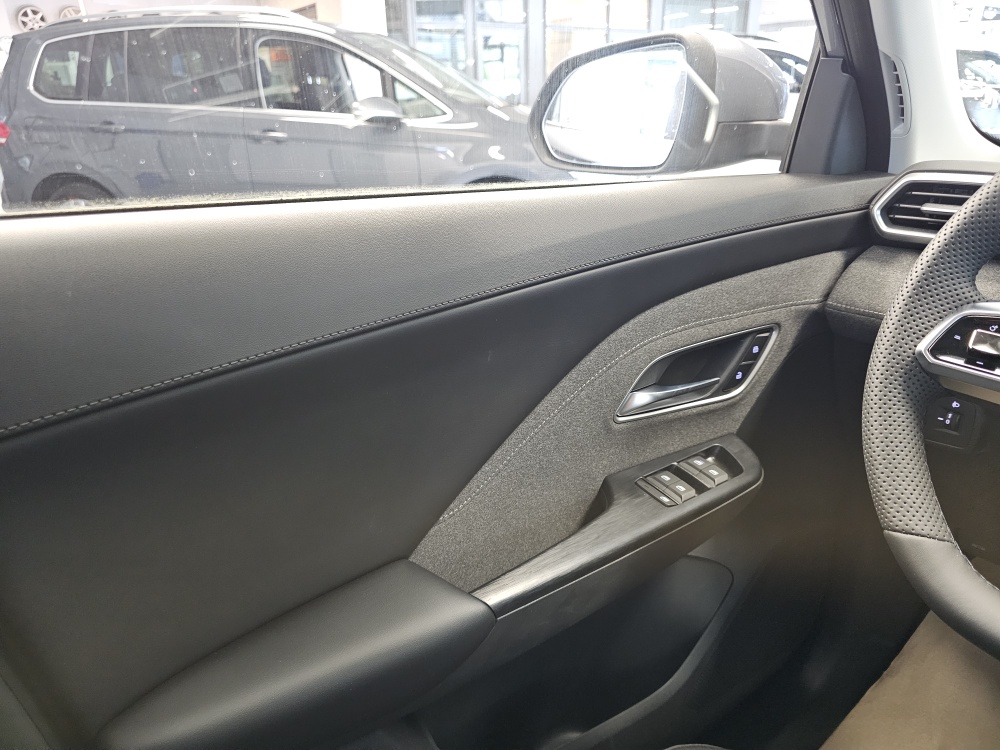MG ZS bei Hoffmann Automobile in Wolfsburg kaufen und sofort mitnehmen - Bild 20