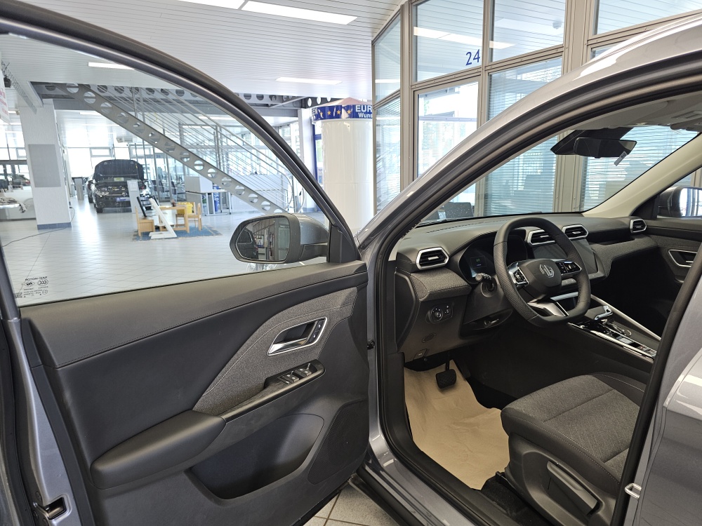 MG ZS bei Hoffmann Automobile in Wolfsburg kaufen und sofort mitnehmen - Bild 24