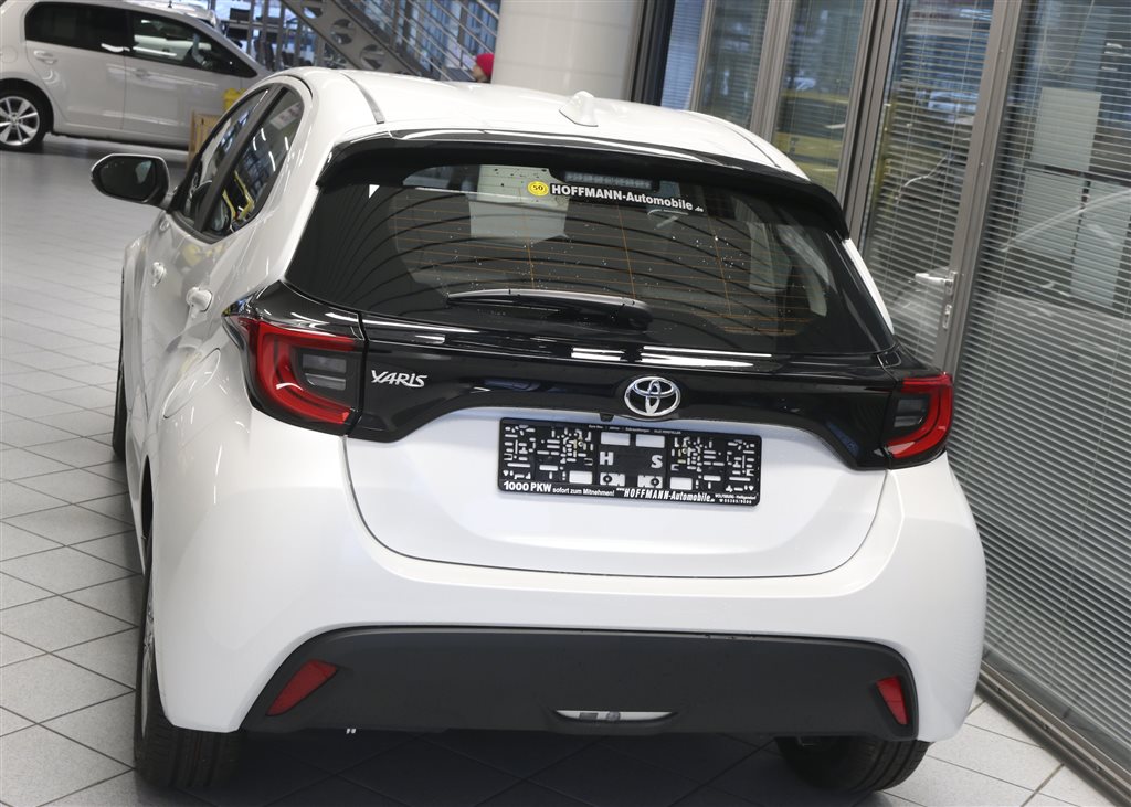 Toyota Yaris  bei Hoffmann Automobile in Wolfsburg kaufen und sofort mitnehmen - Bild 3