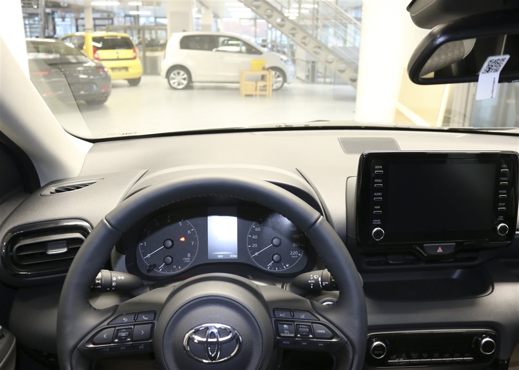 Toyota Yaris  bei Hoffmann Automobile in Wolfsburg kaufen und sofort mitnehmen - Bild 9