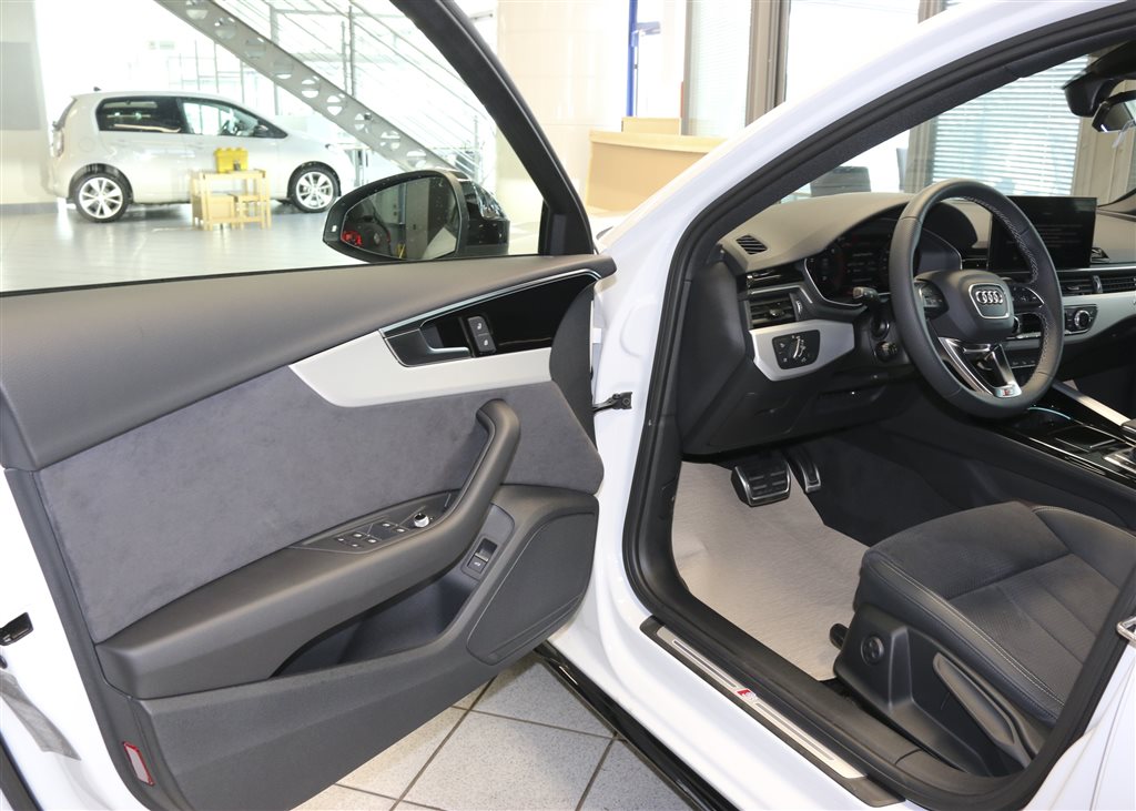 Audi A4  bei Hoffmann Automobile in Wolfsburg kaufen und sofort mitnehmen - Bild 12