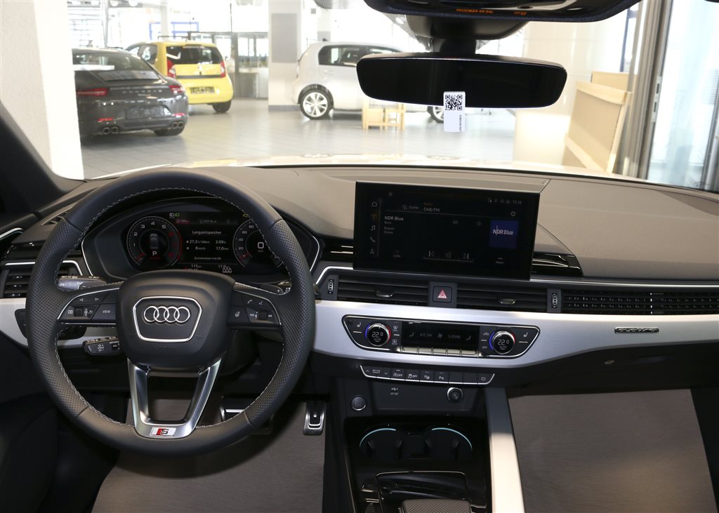 Audi A4  bei Hoffmann Automobile in Wolfsburg kaufen und sofort mitnehmen - Bild 4