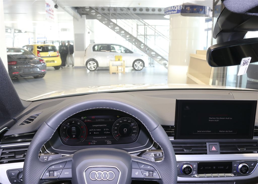 Audi A4  bei Hoffmann Automobile in Wolfsburg kaufen und sofort mitnehmen - Bild 9