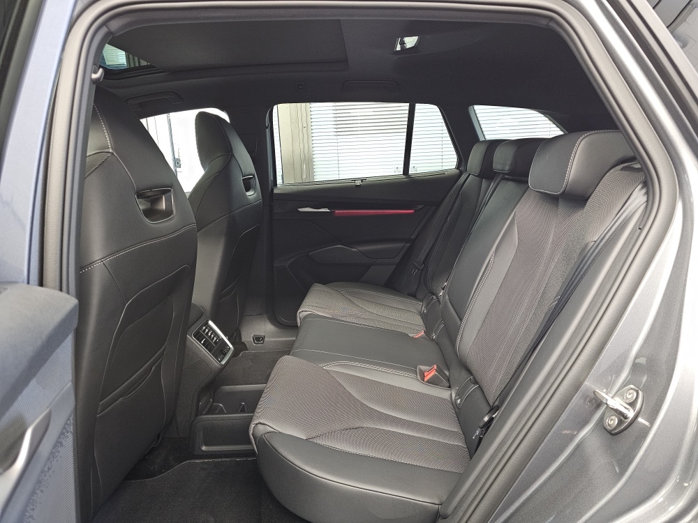 Skoda Enyaq bei Hoffmann Automobile in Wolfsburg kaufen und sofort mitnehmen - Bild 10