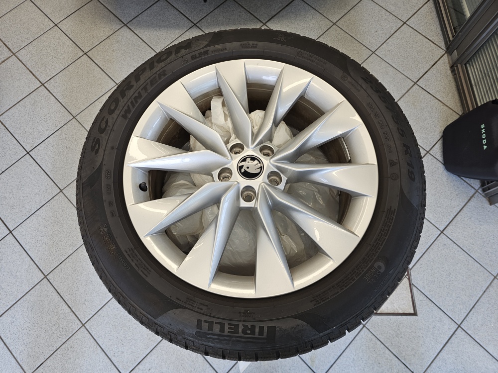 Skoda Enyaq bei Hoffmann Automobile in Wolfsburg kaufen und sofort mitnehmen - Bild 8