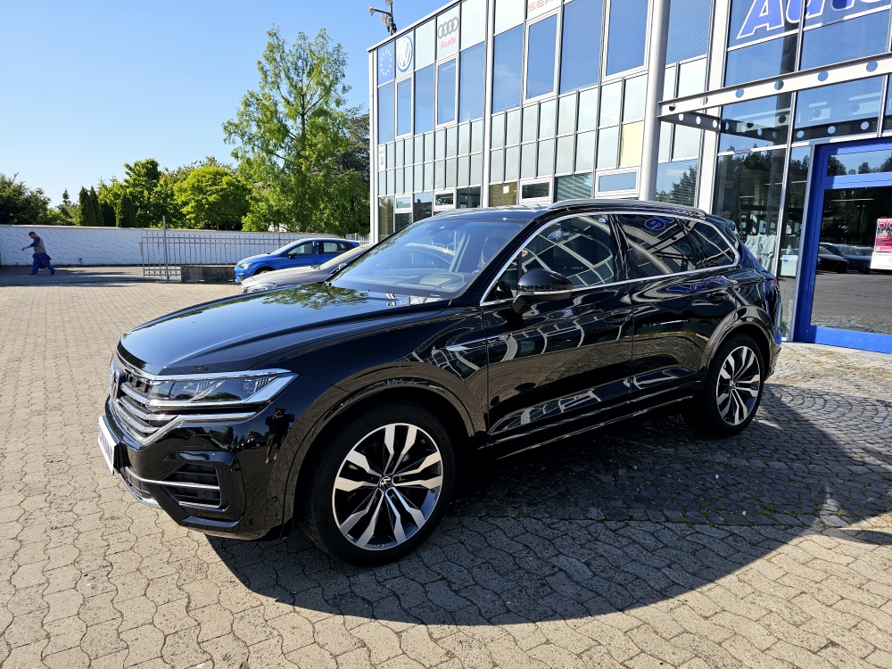 VW Touareg  für nur 61.900,- € bei Hoffmann Automobile in Wolfsburg kaufen und sofort mitnehmen