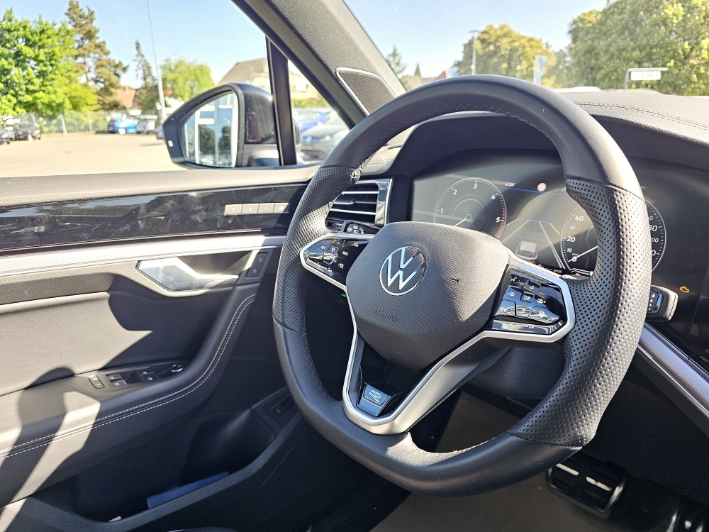 VW Touareg  bei Hoffmann Automobile in Wolfsburg kaufen und sofort mitnehmen - Bild 15