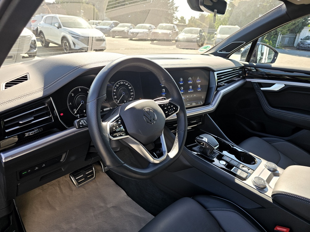 VW Touareg  bei Hoffmann Automobile in Wolfsburg kaufen und sofort mitnehmen - Bild 19