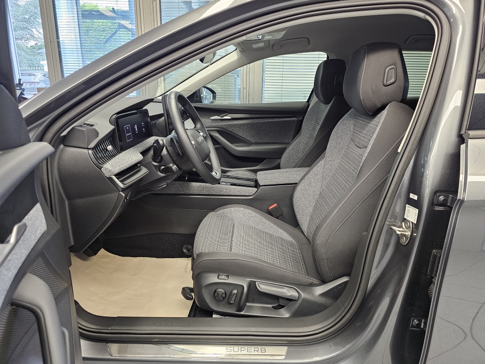 Skoda Superb Combi bei Hoffmann Automobile in Wolfsburg kaufen und sofort mitnehmen - Bild 28