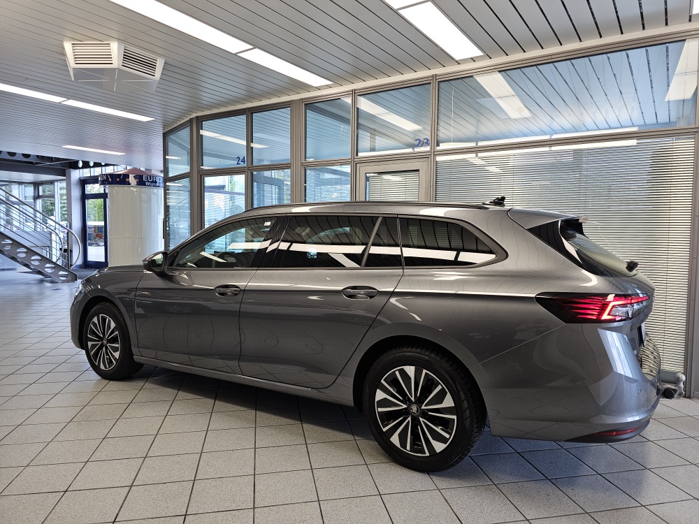 Skoda Superb Combi bei Hoffmann Automobile in Wolfsburg kaufen und sofort mitnehmen - Bild 32