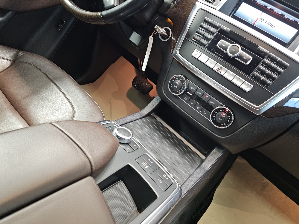 Mercedes-Benz ML 350  bei Hoffmann Automobile in Wolfsburg kaufen und sofort mitnehmen - Bild 10