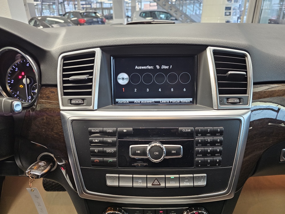 Mercedes-Benz ML 350  bei Hoffmann Automobile in Wolfsburg kaufen und sofort mitnehmen - Bild 17