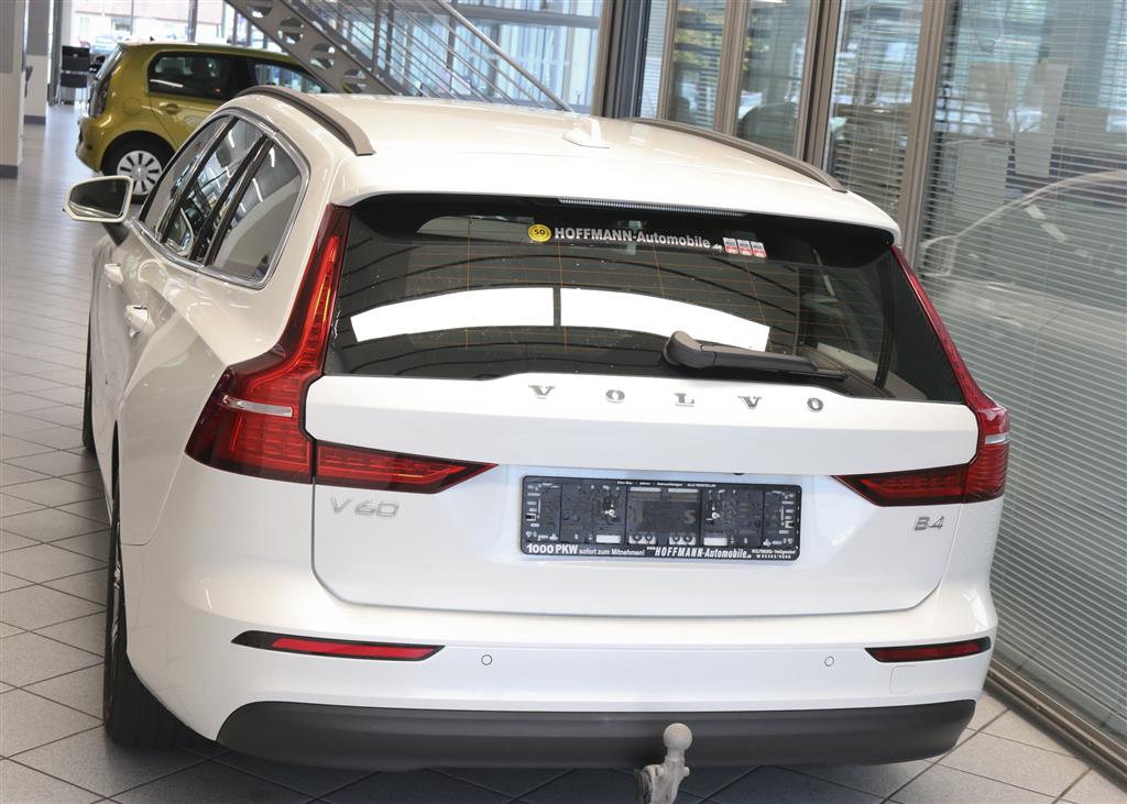 Volvo V60  bei Hoffmann Automobile in Wolfsburg kaufen und sofort mitnehmen - Bild 4