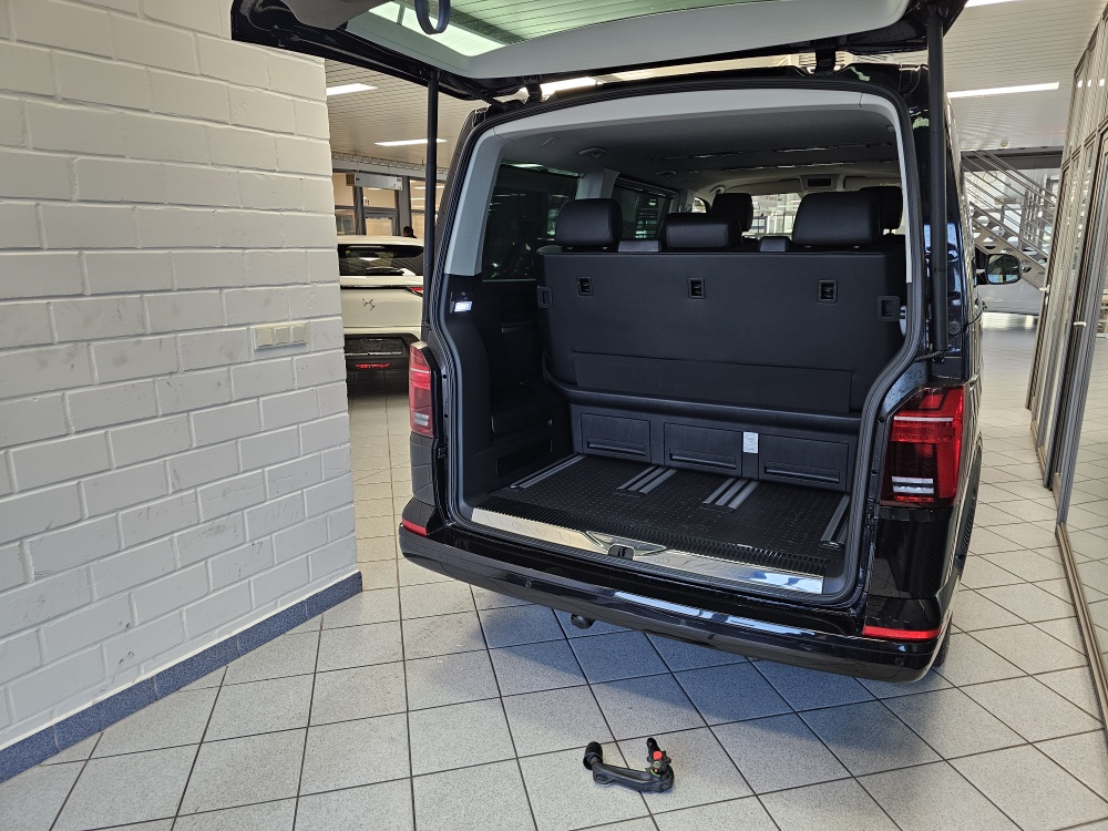 VW T6.1 Multivan  bei Hoffmann Automobile in Wolfsburg kaufen und sofort mitnehmen - Bild 2