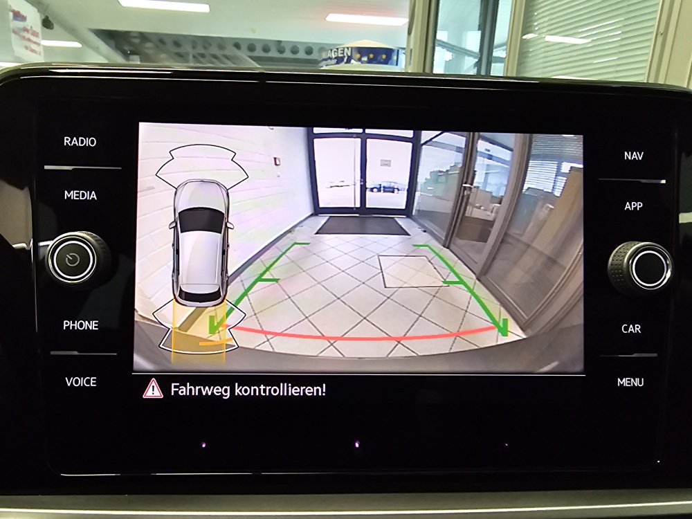 VW T-Roc  bei Hoffmann Automobile in Wolfsburg kaufen und sofort mitnehmen - Bild 16