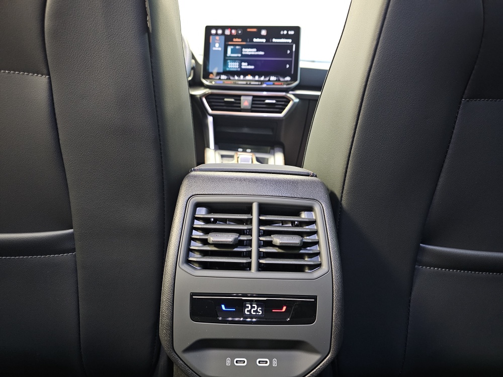 Cupra Formentor  bei Hoffmann Automobile in Wolfsburg kaufen und sofort mitnehmen - Bild 8