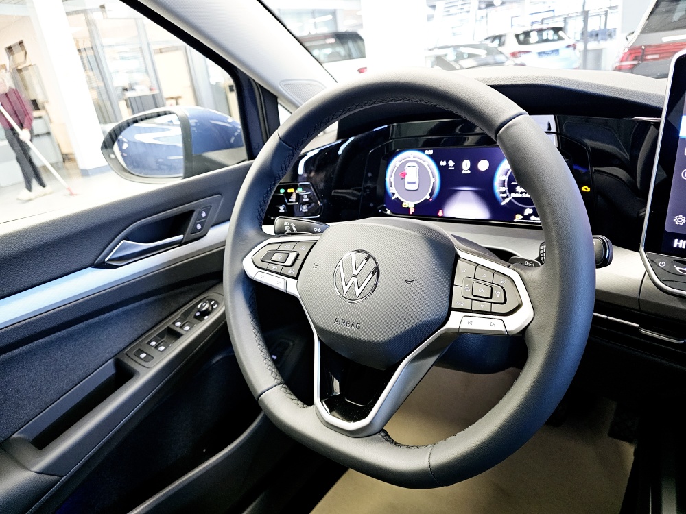 VW Golf Variant  bei Hoffmann Automobile in Wolfsburg kaufen und sofort mitnehmen - Bild 15