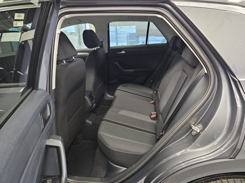 VW T-Roc  bei Hoffmann Automobile in Wolfsburg kaufen und sofort mitnehmen - Bild 5