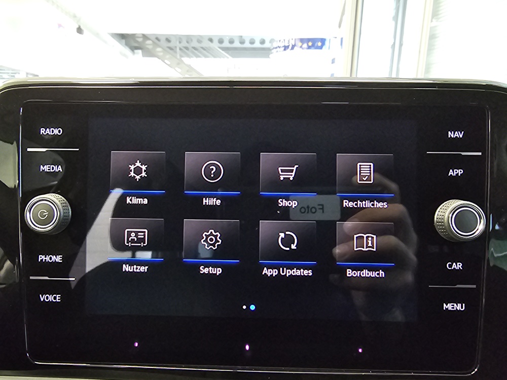 VW T-Roc  bei Hoffmann Automobile in Wolfsburg kaufen und sofort mitnehmen - Bild 11